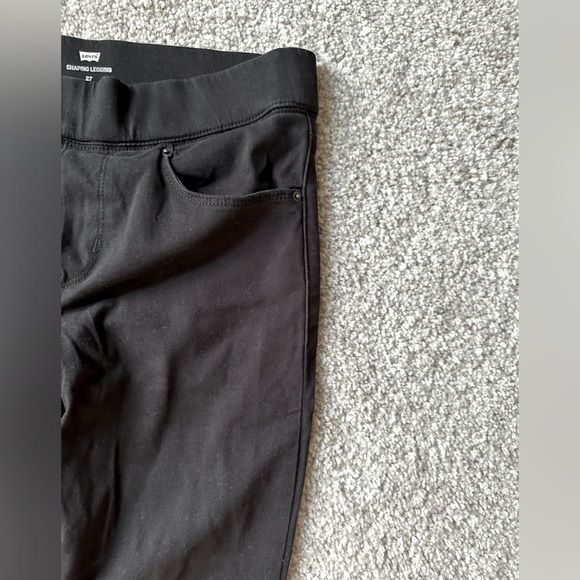 Women’s Levi’s Black Shaping Jean - Picture 6 of 8